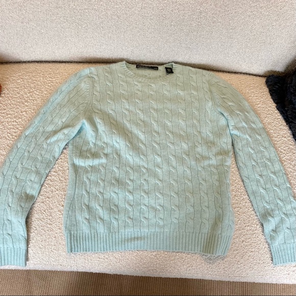 Lord & Taylor 💯 cable knit soft cashmere - Picture 1 of 3
